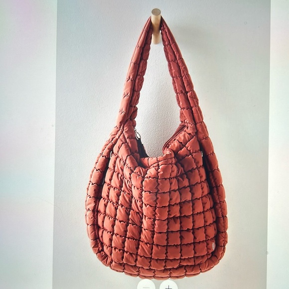 Free People Handbags - Free People Movement Quilted Carryall Color Dusty Rose